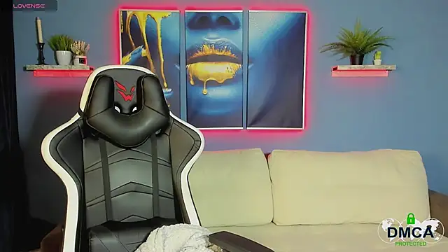 Snapshot of Roxy_foxi chatting on 11.27.25 Roxy foxi online show from 11.27.25