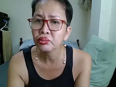 Snapshot of radar777 chatting on 10.31.25 radar777 online show from 10.31.25