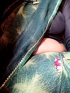 Snapshot of cutrashmi_hot47 chatting on 12.16.25 cutrashmi hot47 online show from 12.16.25