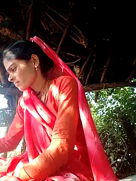 Snapshot of H_seema chatting on 11.15.25 H seema online show from 11.15.25