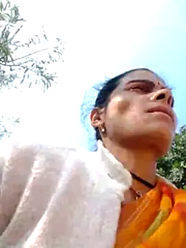 Snapshot of H_seema chatting on 11.18.25 H seema online show from 11.18.25