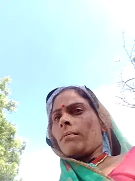 Snapshot of H_seema chatting on 04.06.26 H seema online show from 04.06.26