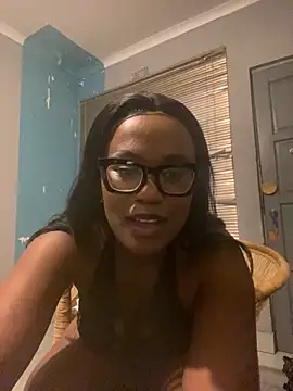 Moonzy77 online show from 10.29.25