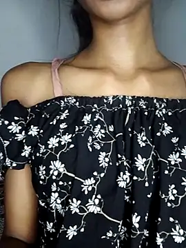 Snapshot of BunnyBloom25 chatting on 09.11.25 BunnyBloom25 online show from 09.11.25