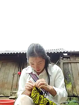 Snapshot of samsam-bae chatting on 10.09.25 samsam-bae online show from 10.09.25