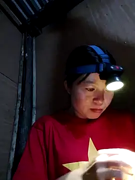 Snapshot of samsam-bae chatting on 10.21.25 samsam-bae online show from 10.21.25