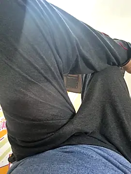 Snapshot of kkkk1882 chatting on 11.04.25 kkkk1882 online show from 11.04.25