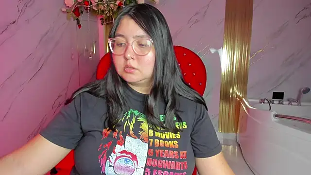Snapshot of Dulce_meow chatting on 06.17.26 Dulce meow online show from 06.17.26