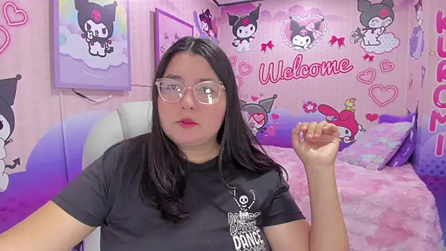 Snapshot of Dulce_meow chatting on 06.25.26 Dulce meow online show from 06.25.26