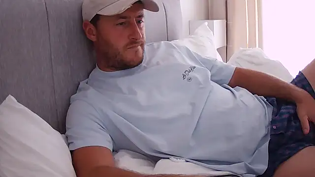 Londonlad818 online show from 09.08.25