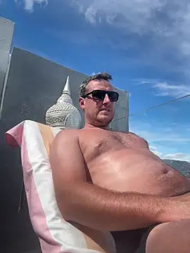 Londonlad818 online show from 04.13.26