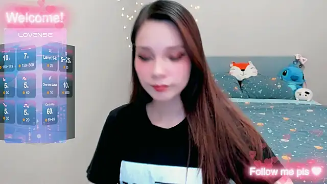 Snapshot of Kitten_Alissa chatting on 12.15.25 Kitten Alissa online show from 12.15.25