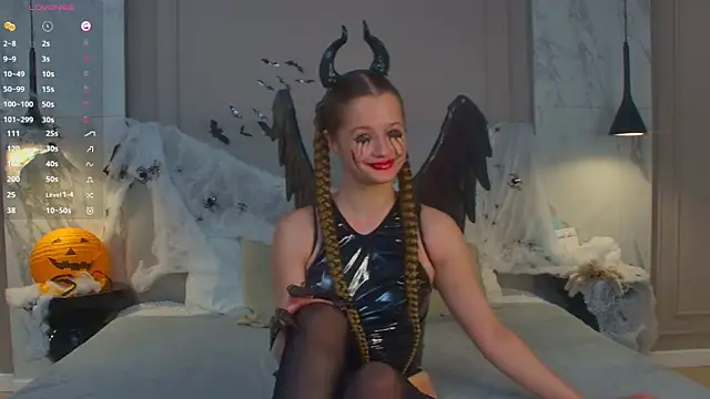 Mary Parksy online show from 10.31.25