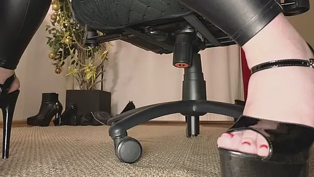 Jolie Orchid online show from 01.14.26