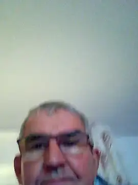 Snapshot of Oldmenhot66 chatting on 10.31.25 Oldmenhot66 online show from 10.31.25