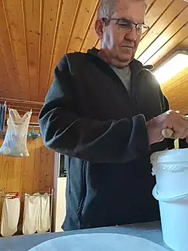 Snapshot of Oldmenhot66 chatting on 11.06.25 Oldmenhot66 online show from 11.06.25