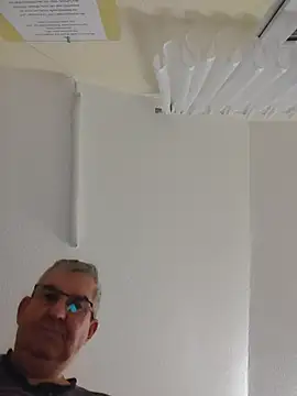 Snapshot of Oldmenhot66 chatting on 12.03.25 Oldmenhot66 online show from 12.03.25