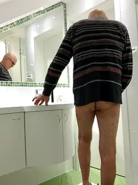 Snapshot of Oldmenhot66 chatting on 02.10.26 Oldmenhot66 online show from 02.10.26