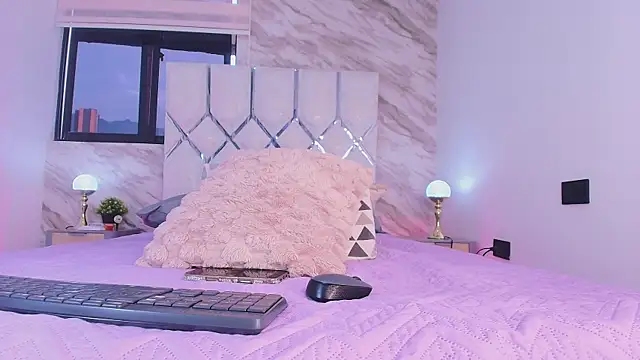 collet 1 online show from 11.24.25