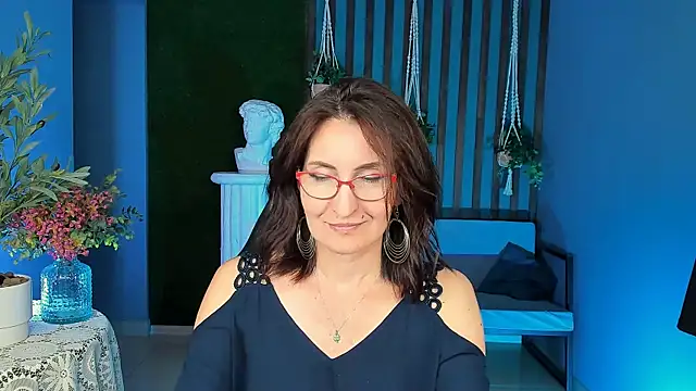 Snapshot of UnaTerra chatting on 09.25.25 UnaTerra online show from 09.25.25