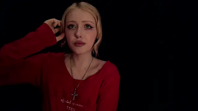 Snapshot of rosy_petal chatting on 10.15.25 rosy petal online show from 10.15.25