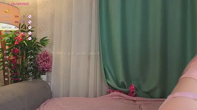 Snapshot of AudieKaemmerer chatting on 09.26.25 AudieKaemmerer online show from 09.26.25