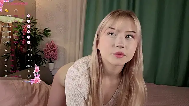 Snapshot of AudieKaemmerer chatting on 10.06.25 AudieKaemmerer online show from 10.06.25