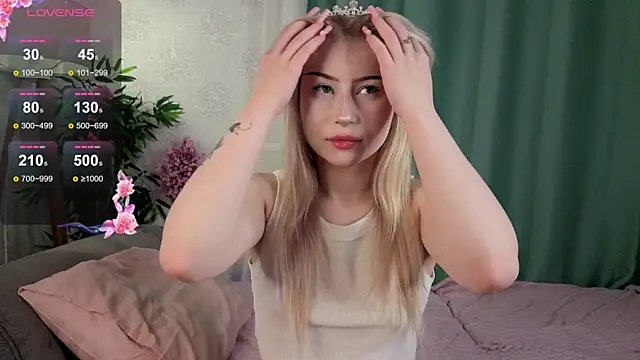 Snapshot of AudieKaemmerer chatting on 10.09.25 AudieKaemmerer online show from 10.09.25