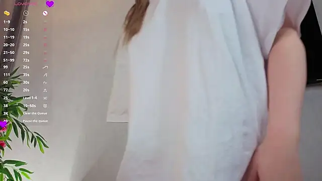 Snapshot of AudieKaemmerer chatting on 12.03.25 AudieKaemmerer online show from 12.03.25