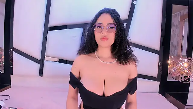 Snapshot of Lilithadams1 chatting on 09.20.25 Lilithadams1 online show from 09.20.25