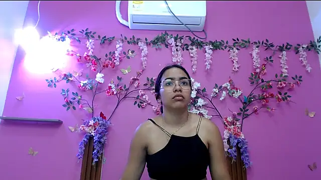 skinnysofia18 online show from 04.24.26
