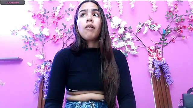 skinnysofia18 online show from 06.20.26