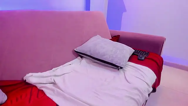 Snapshot of CataleyaAmaya chatting on 10.17.25 CataleyaAmaya online show from 10.17.25