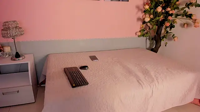 Snapshot of Stefany_gonzales_ chatting on 11.24.25 Stefany gonzales online show from 11.24.25