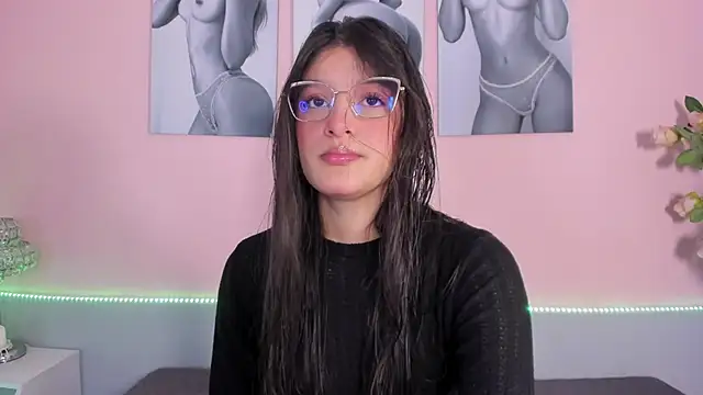 Stefany gonzales  online show from 05.12.26