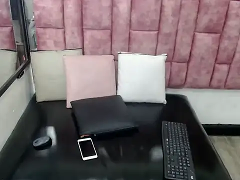 Penelopee Rouse online show from 10.27.25