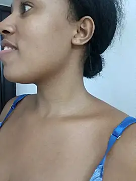 Snapshot of MoniqueMulberry chatting on 09.13.25 MoniqueMulberry online show from 09.13.25