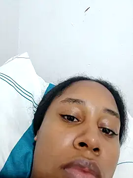 Snapshot of MoniqueMulberry chatting on 09.22.25 MoniqueMulberry online show from 09.22.25