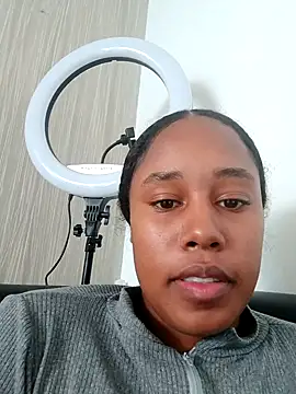 Snapshot of MoniqueMulberry chatting on 09.24.25 MoniqueMulberry online show from 09.24.25