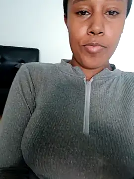 Snapshot of MoniqueMulberry chatting on 09.27.25 MoniqueMulberry online show from 09.27.25