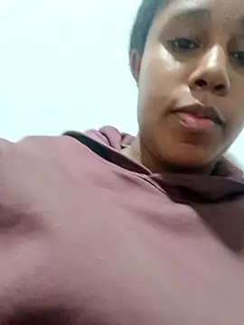 Snapshot of MoniqueMulberry chatting on 09.28.25 MoniqueMulberry online show from 09.28.25