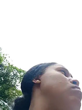 Snapshot of MoniqueMulberry chatting on 09.30.25 MoniqueMulberry online show from 09.30.25