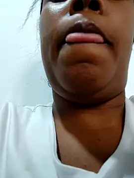 Snapshot of MoniqueMulberry chatting on 10.01.25 MoniqueMulberry online show from 10.01.25