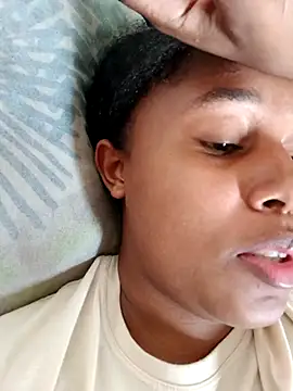 Snapshot of MoniqueMulberry chatting on 10.04.25 MoniqueMulberry online show from 10.04.25