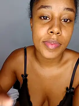 Snapshot of MoniqueMulberry chatting on 10.10.25 MoniqueMulberry online show from 10.10.25