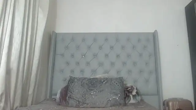 BeautyQueenX22 online show from 06.18.26