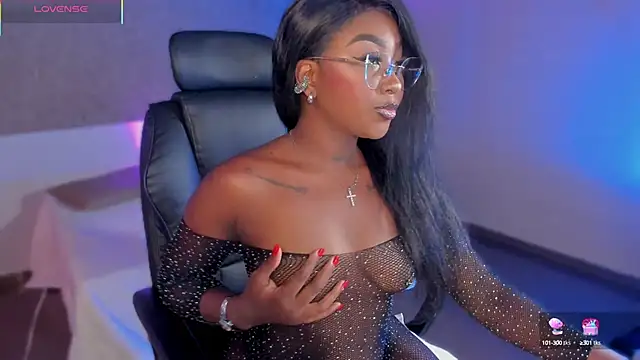 Snapshot of Kishalove_ chatting on 09.25.25 Kishalove online show from 09.25.25