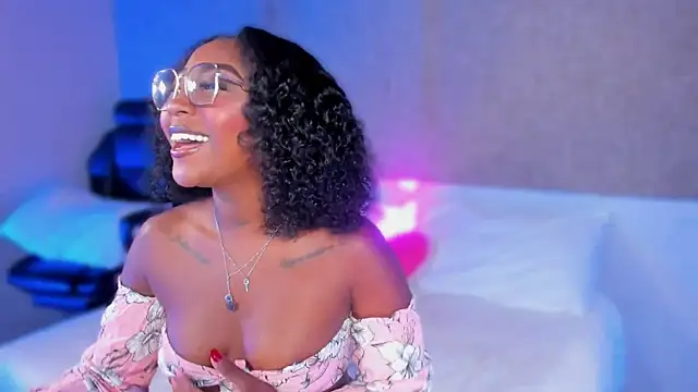 Snapshot of Kishalove_ chatting on 11.08.25 Kishalove online show from 11.08.25