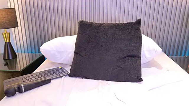 Meganreed  online show from 04.21.26