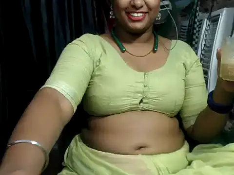 Snapshot of DearKimmi chatting on 12.03.24 DearKimmi online show from 12.03.24